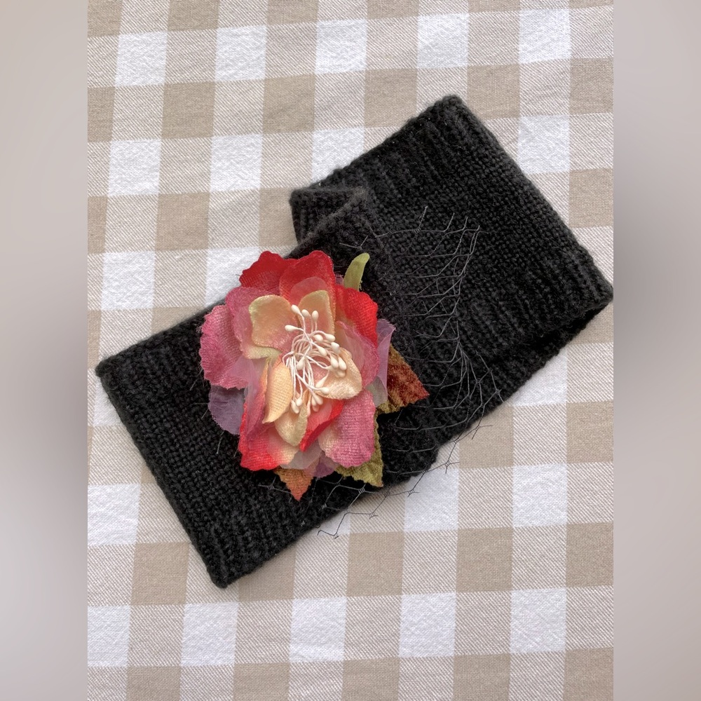 Forever 21 ear muff warmers floral vintage style Victorian